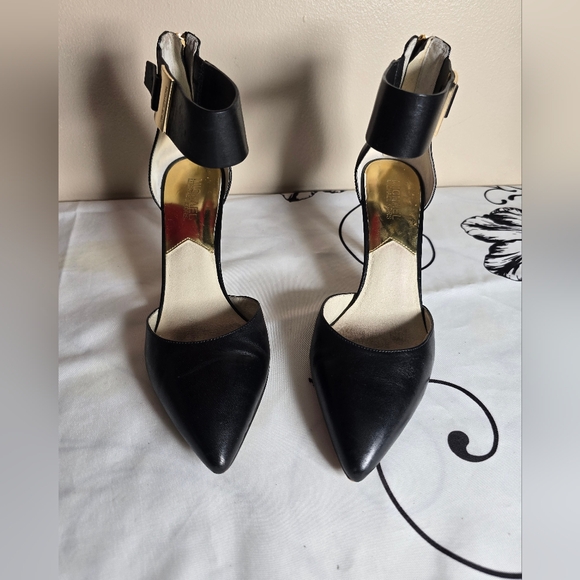 🔥EUC MICHAEL KORS LEATHER GIULIANA MID ANKLE STRAP PUMPS - Picture 3 of 16